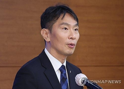 인사말 하는 금감원장