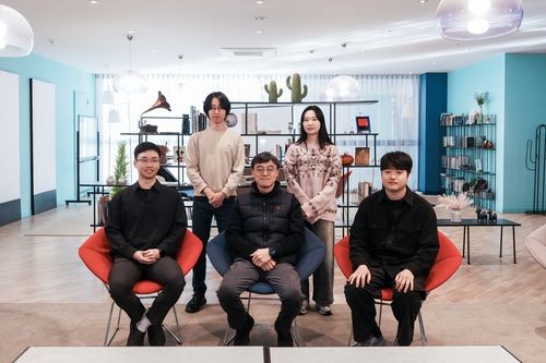 UNIST 정경민(앞줄 가운데) 교수팀