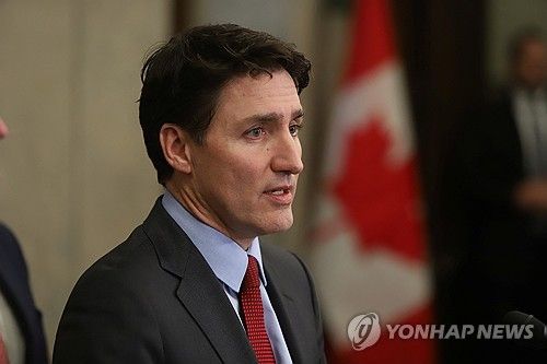 1일(현지시간) 캐나다 온타리오에서 기자회견하는 트뤼도 총리