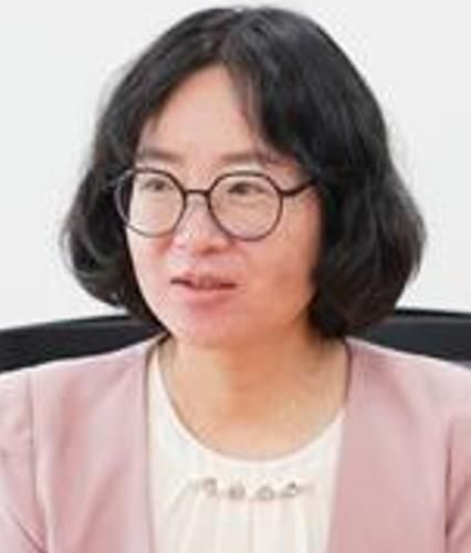 연합뉴스와 인터뷰 중인 김민정 한국미혼모가족협회 대표