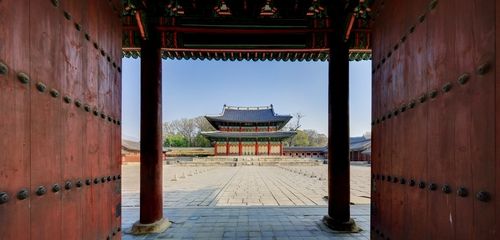 인정문에서 본 인정전 전경