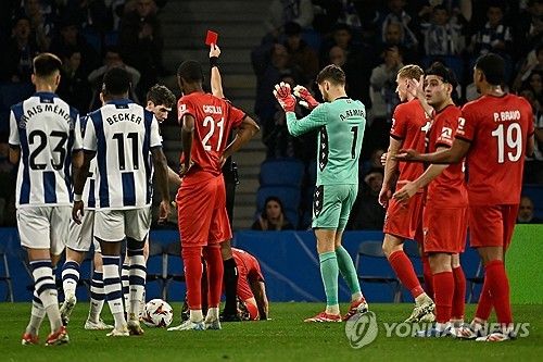 퇴장 악재를 당하는 미트윌란