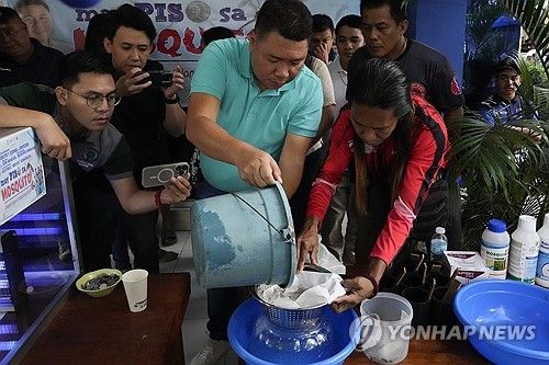 필리핀 뎅기열 급증…모기 잡아오면 현상금 주기도