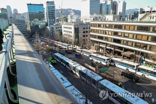 윤 대통령, 오늘 첫 형사재판·구속취소 심문…법원 직접 출석