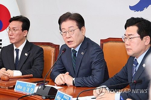 발언하는 이재명 대표