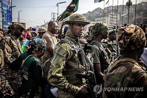 민주콩고 동부 제2도시 부카부의 M23 반군 대원