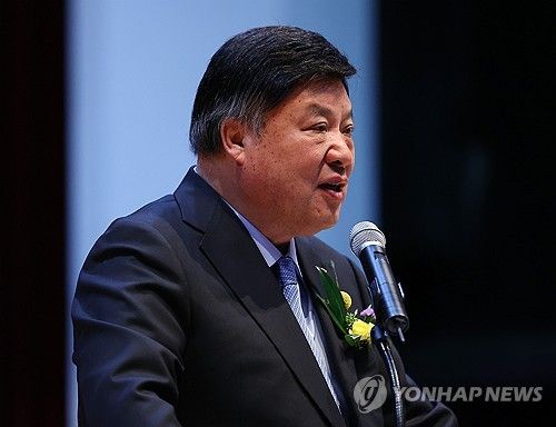 모교 졸업식 축사하는 셀트리온 서정진 회장