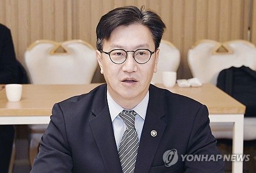 인사말 하는 김범석 차관