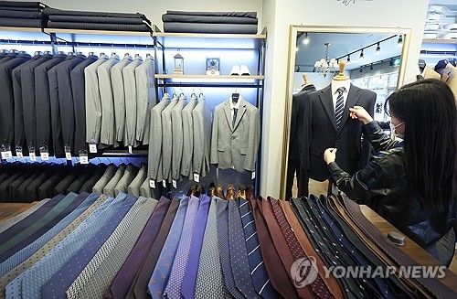 수원시, 취업 준비 청년에게 면접 정장 무료 대여