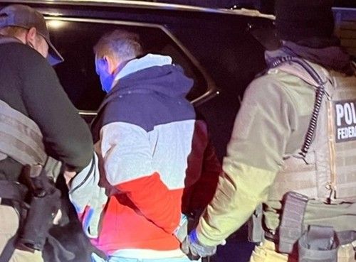 범죄 연루 불법 체류자 체포하는 ICE