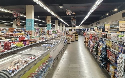 한산한 부에노스아이레스의 대형마트