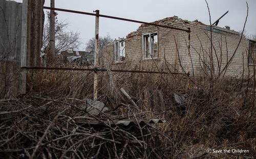폭격당한 채 방치된 우크라이나 동부 지역 주택들