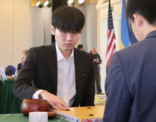 신진서 9단이 난양배 초대 우승에 도전한다.