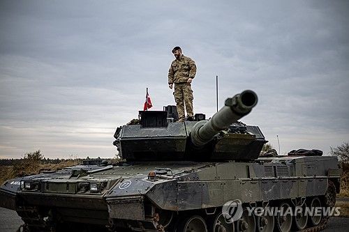 나토 훈련 참가한 덴마크 주력전차