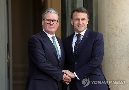 영국 스타머 총리와 마크롱 대통령