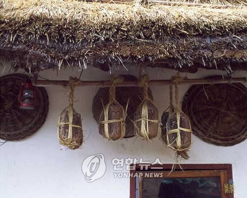 처마에 매달린 메주