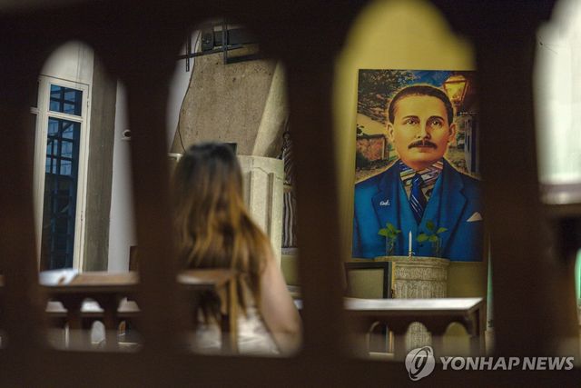 베네수엘라 마라카이보 지역 성당에 놓인 에르난데스 이미지