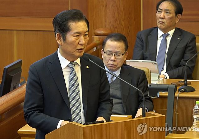 최종 의견 진술하는 정청래 단장