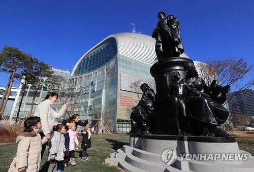 롯데월드타워에 '괴테' 동상