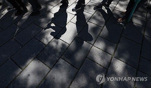 점심 식사 대기줄 