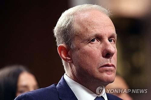 인사청문회 참석한 파인버그 미 국방부 부장관 후보