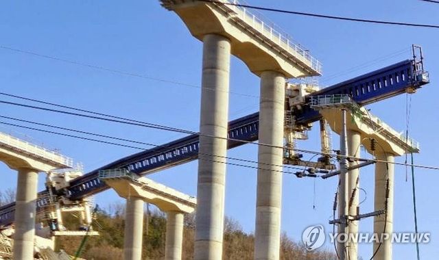 충남 천안시 고속도로 공사장 붕괴