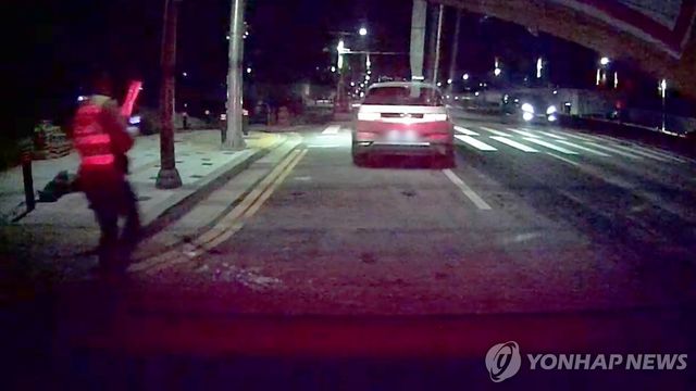 경찰 음주단속을 피해 역주행하는 A씨