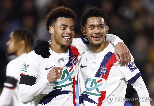 기뻐하는 파리 생제르맹 선수들