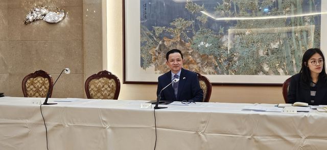 부임 첫 기자간담회 하는 다이빙 대사