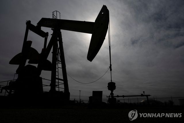 미국 텍사스주 미들랜드 근처 퍼미안 분지 유전