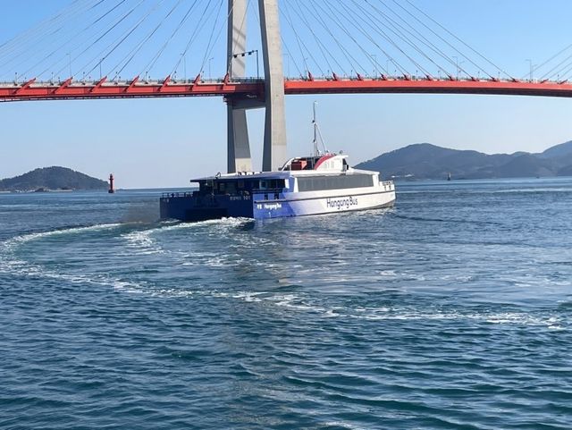 2월 24일 경남 사천을 출발한 한강버스 모습