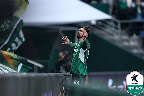 '콤파뇨 2골' 전북, 광주와 무승부