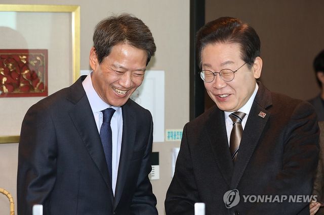 오찬 회동하는 이재명 대표와 임종석 전 대통령비서실장