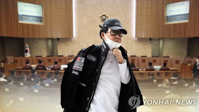 '창작이냐 사기냐'...조영남 '그림대작' 대법원 공개변론 (CG)