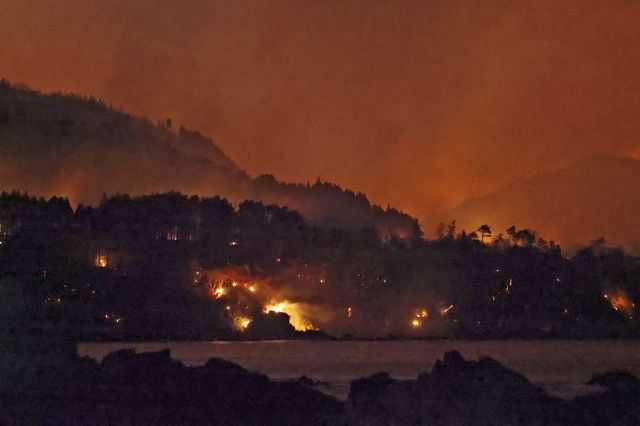 이와테현 오후나토시에서 대형 산불