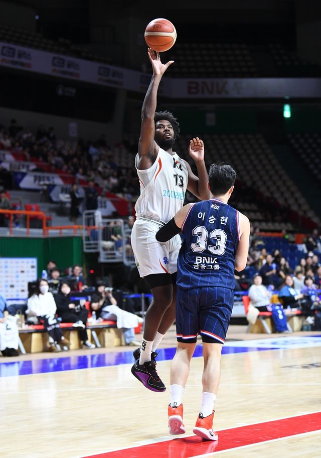 kt 레이션 해먼즈의 슛