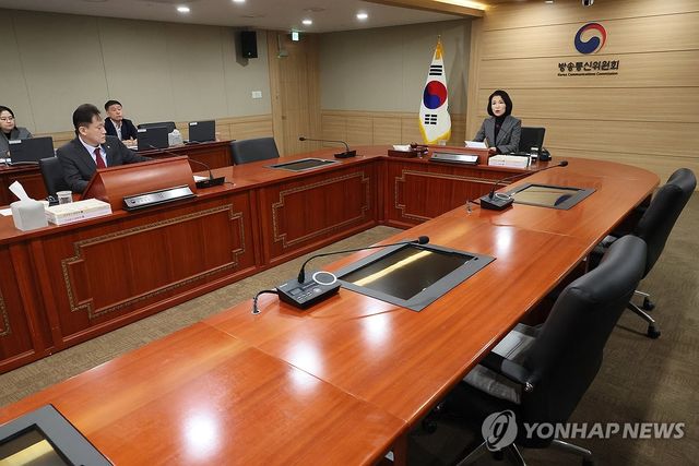 모두발언 하는 이진숙 방통위원장