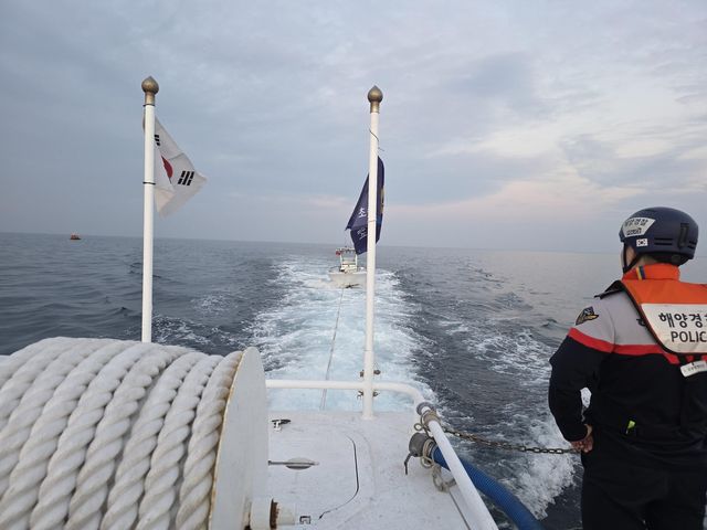 모터보트 예인하는 속초해경