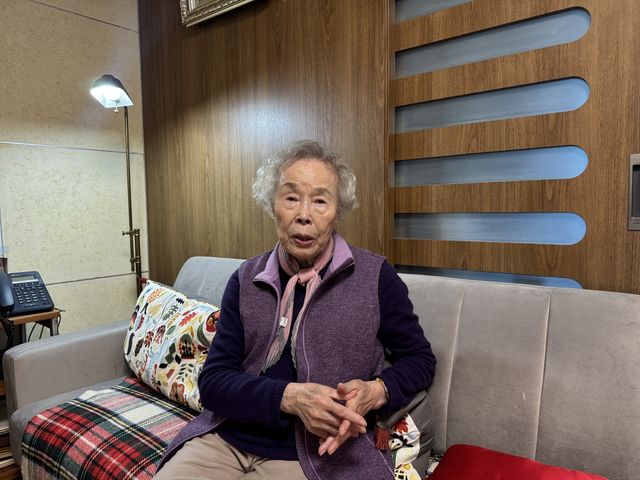 인터뷰하는 김혜원씨