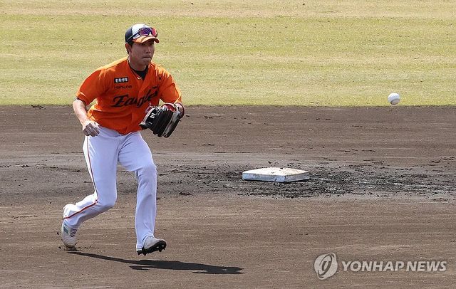 수비하는 심우준