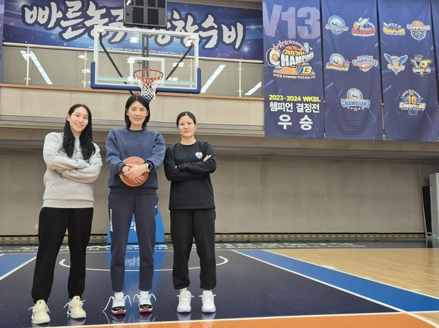 미야사카 모모나, 전주원 코치, 스나가와 나츠키