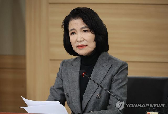 모두발언 하는 이진숙 방통위원장
