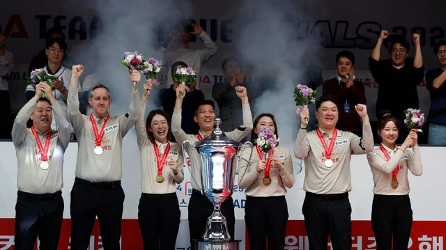 SK렌터카 선수단의 우승 세리머니