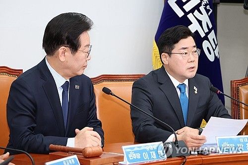 발언하는 박찬대 원내대표