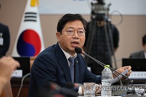 국정감사서 질의하는 김승원 의원