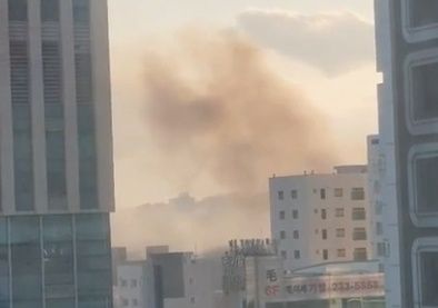 화재로 치솟은 연기