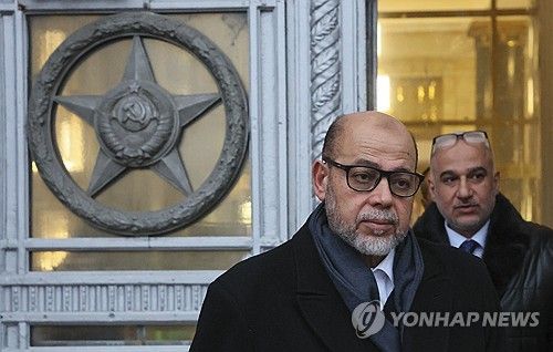 모스크바 방문한 무사 아부 마르주크(왼쪽)