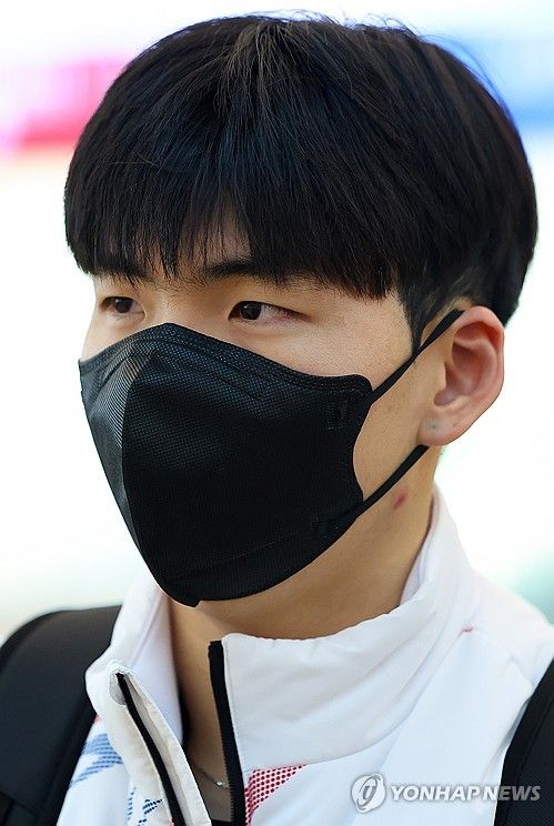 인터뷰하는 정재원