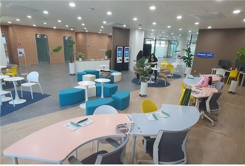 서울시 50플러스 동부캠퍼스 지상 1층 시민개방 라운지