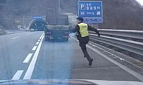 저혈당 쇼크 화물차 운전자 구하는 충북 경찰